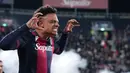 Pemain Bologna, Dan Ndoye, melakukan selebrasi setelah mencetak gol ke gawang AC Milan pada laga Liga Italia di Stadion di Renato Dall'Ara, Jumat 28 Februari 2025. (Massimo Paolone/LaPresse via AP)