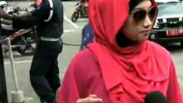 Geram, Sefti Melabrak rumah Tri Kurnia