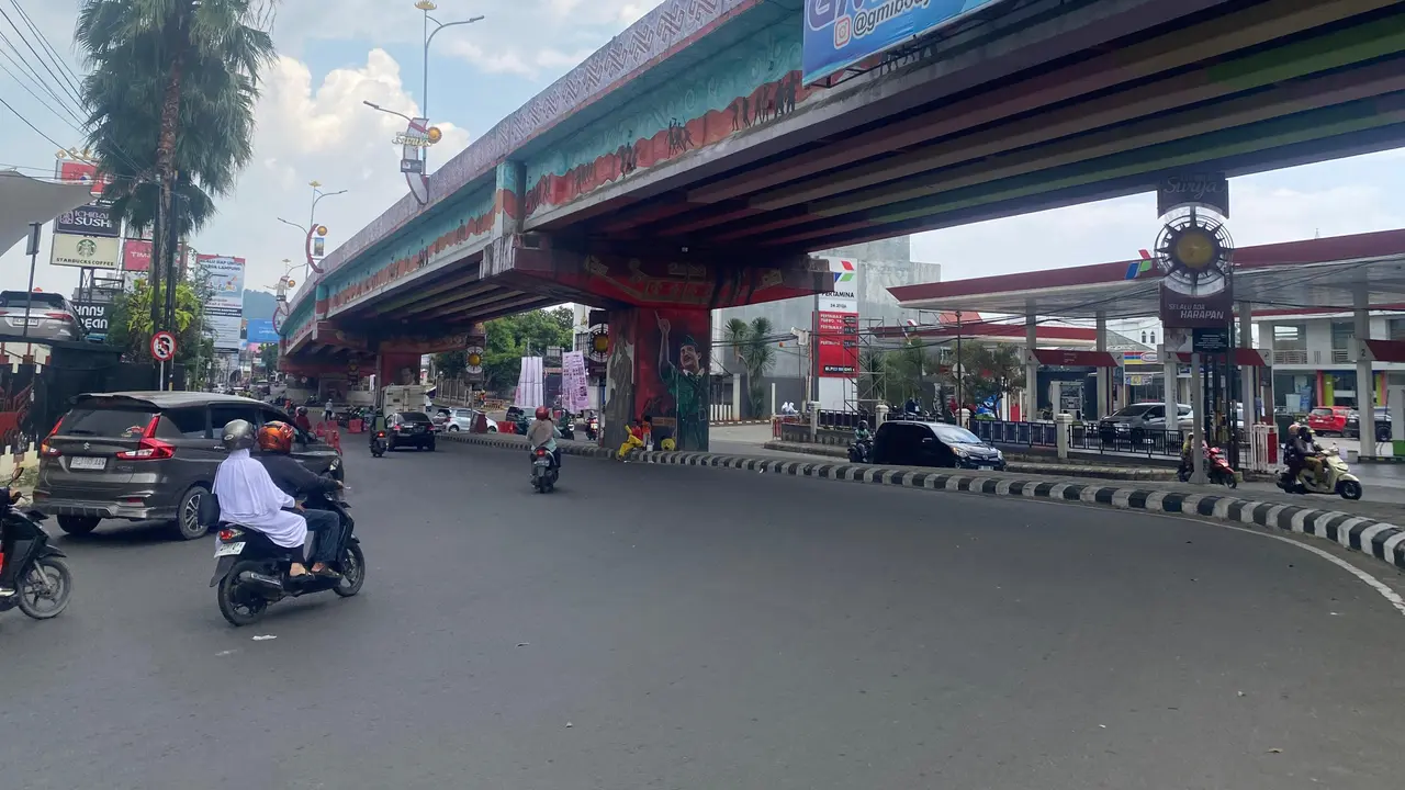 Lokasi jalan yang akan dipasang lampu lalu lintas di depan MBK. Foto: (Istimewa).