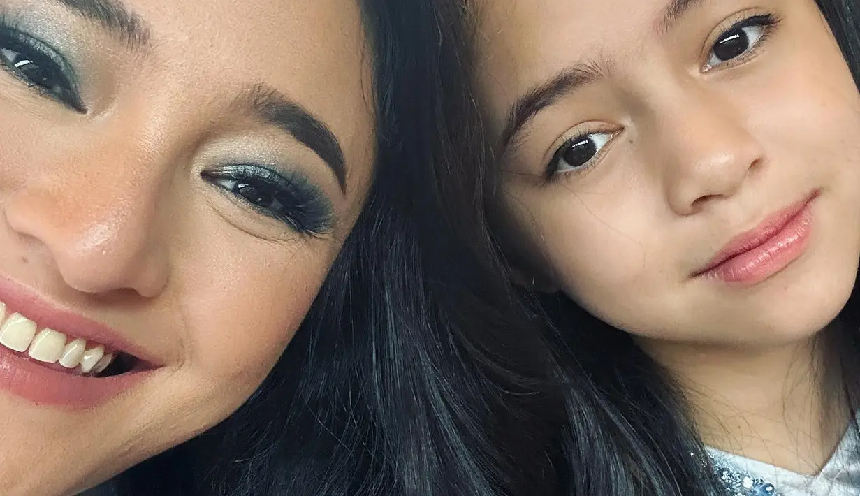 <p>Pada postingannya, Marshanda memuji kedewasaan dari Sienna. Ia menilai jika Sienna punya sifat yang dewasa walaupun masih remaja. [Foto: Instagram.com/marshanda99]</p>