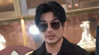 Desainer Tex Saverio Sorot Fenomena Pria Pakai Perhiasan Bros Hingga Anting, Kini Cowok Lebih Terbuka