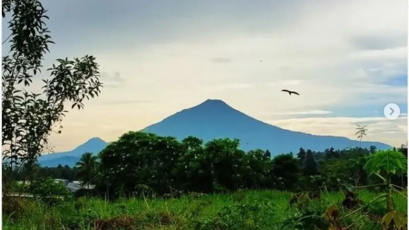 Gunung Klabat di Kabupaten Minahasa Utara, Sulawesi Utara