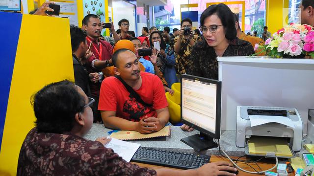 Sri Mulyani Cek Proses Laporan SPT di Kantor Pajak