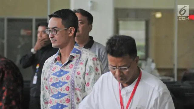 Senyum Zumi Zola Usai Diperiksa KPK