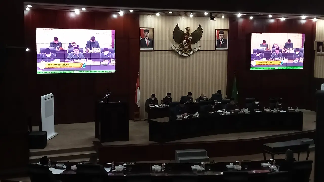 DPRD Kota Bekasi, Jawa Barat, menggelar Sidang Paripurna Penetapan Peraturan Daerah APBD Kota Bekasi Tahun 2022, Sabtu 24 September 2022 malam.