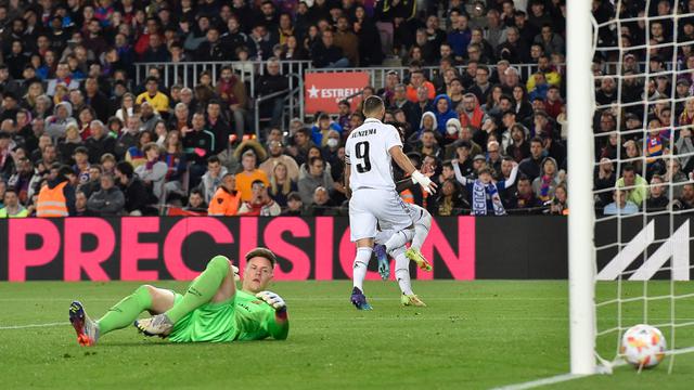 Foto: King Benzema Cetak Hattrick, Real Madrid Pesta Gol Lagi di Kandang Barcelona setelah 6 Dekade