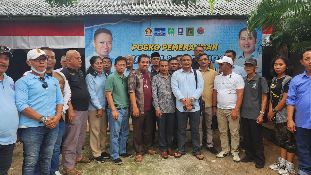 Tim Pemenangan Supian-Chandra pada Pilkada Depok saat berkumpul di Betawi Kumpul, Beji, Depok.