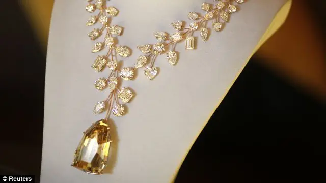 Berlian dari Tempat Sampah Jadi Kalung Termahal Dunia - Bisnis Liputan6.com