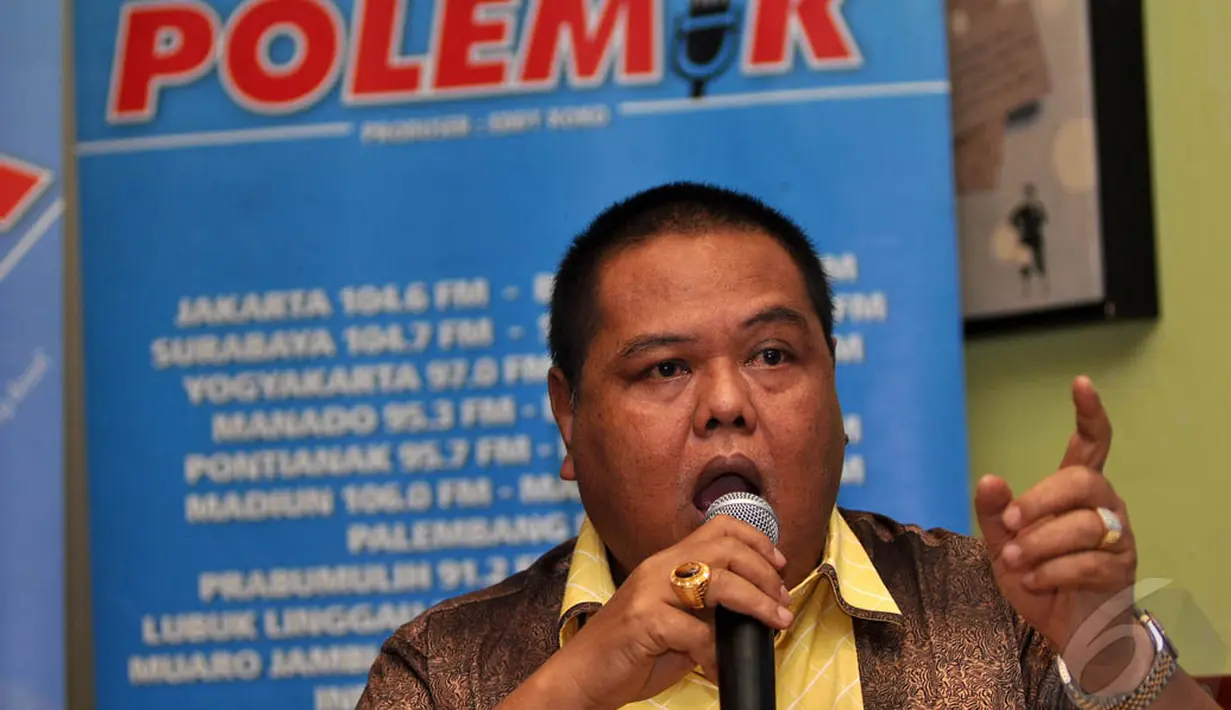 Direktur Pusat Studi Kebijakan Publik, Sofyano Zakaria saat menyampaikan pendapatnya di diskusi "Selamat Tinggal Premium", Jakarta, Sabtu (27/12/2014). (Liputan6.com/Miftahul Hayat)