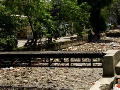 Sampah Memadati Sungai