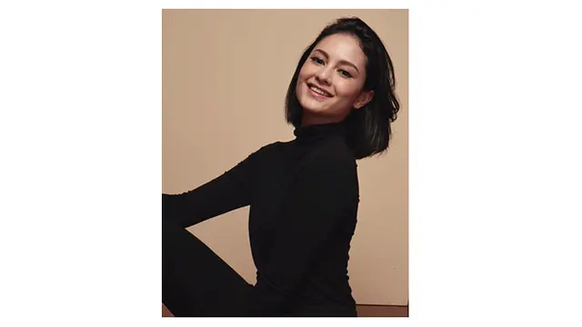 6 Potret Clara Josephine Bernadeth, Model Wanita di Video Klip Terbaru NOAH
