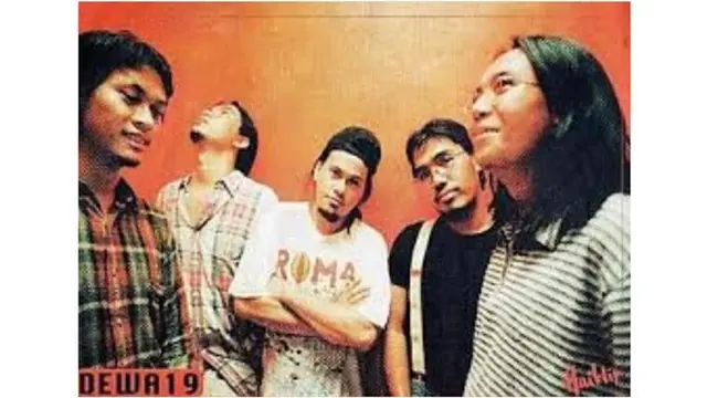 Genap 47 Tahun, Ini 7 Potret Lawas Ari Lasso yang Curi Perhatian