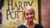 J. K. Rowling mengatakan melalui Harry Potter and the Cursed Child, kisah Harry Berakhir.