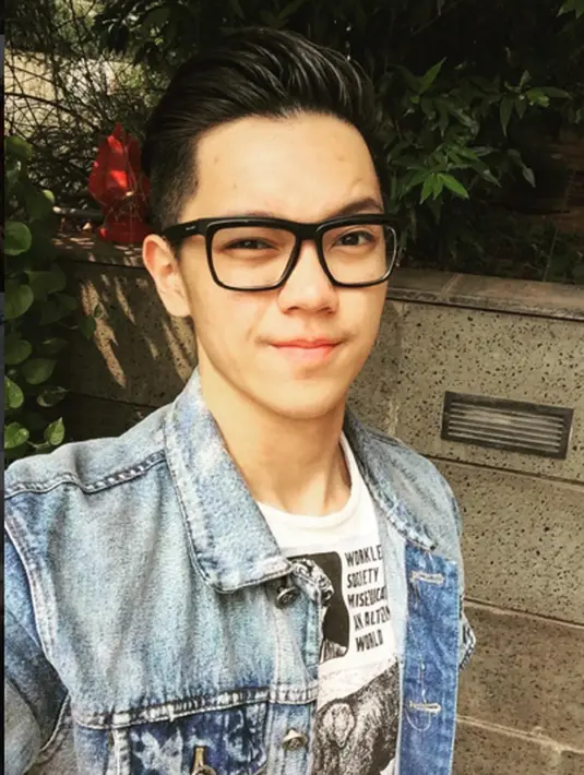  Brandon Nicholas Salim, lebih dikenal dengan sapaan Brandon, merupakan putra sulung dari aktor Ferry Salim. ( via instagram@brandonsalim/Bintang.com)