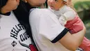 Di usia Sanne yang sekarang dua bulan dan umur pernikahannya dengan Ariel yang sudah 13 tahun, Dea pun sedikit curhat di kolom caption-nya.(instagram.com/dea_ananda)
