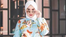 Irish Bella dikenal sebagai seleb berbakat. Selain berbakat dalam dunia akting, ia juga pandai mix and match busana. Penampilannya tampak begitu memukau dan sering tampil colorful di berbagai momen. (Liputan6.com/IG/@_irishbella_)