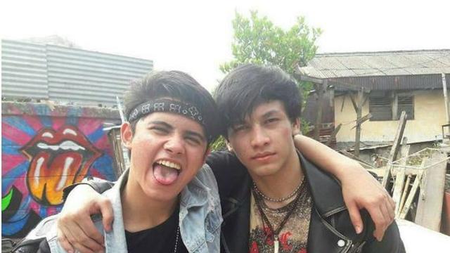 7700 Gambar Romantis Anak Rock N Roll Gratis Terbaru