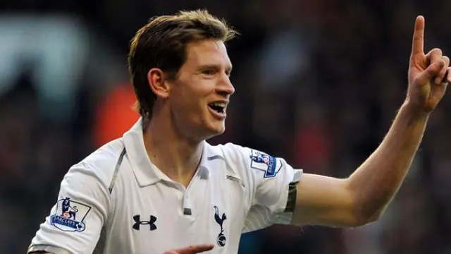 5 Bek Ini Punya Kemampuan seperti Playmaker