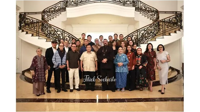 6 Potret Azka Corbuzier Bertemu Steven Seagal, Ngobrol Tentang Seni Bela Diri