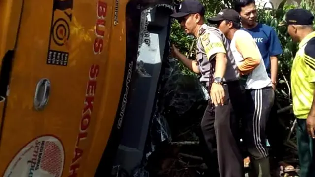 Angkut Rombongan Pengajian, Bus Sekolah Terguling di Rejang Lebong