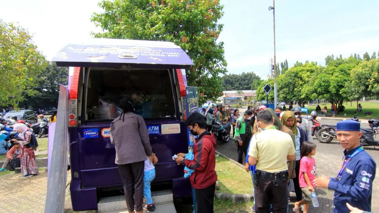 Bank Muamalat menyiapkan uang tunai sekitar Rp736 miliar untuk melayani kebutuhan transaksi penukaran uang baru dan penarikan tunai di ATM dan kantor cabang selama Ramadan dan Idulfitri tahun ini. (Dok Muamalat)