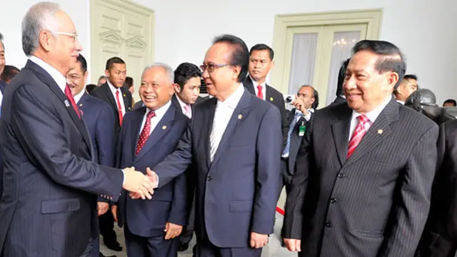 [VIDEO] Timnas RI-Malaysia Bertanding, SBY Sambut PM Najib di Istana