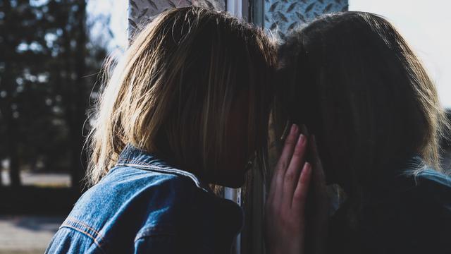 Ilustrasi sedih, kecewa, patah hati, putus cinta, terluka