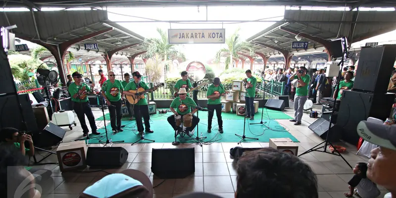 20160518-Stasiun Jakarta Kota Meriah dengan Acara Ngamen Anti Korupsi 