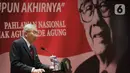 Pembina Yayasan Sekar Manggis Anak Agung Gde Agung menyampaikan sambutan saat penyerahan penghargaan Anugerah Dr Ide Anak Agung Gde Agung kepada Wakil Presiden ke-10 dan ke-12 RI Jusuf Kalla di Kantor Kementerian Luar Negeri, Jakarta, Kamis (23/1/2020). (Liputan6.com/Faizal Fanani)
