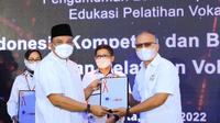 Wamenaker Afriansyah Noor meluncurkan  Standar Kompetensi Kerja Nasional Indonesia (SKKNI) Bidang Keahlian Pengembangan Video Game, di Ruang Tridharma Kemnaker, Senin (4/7/2022).