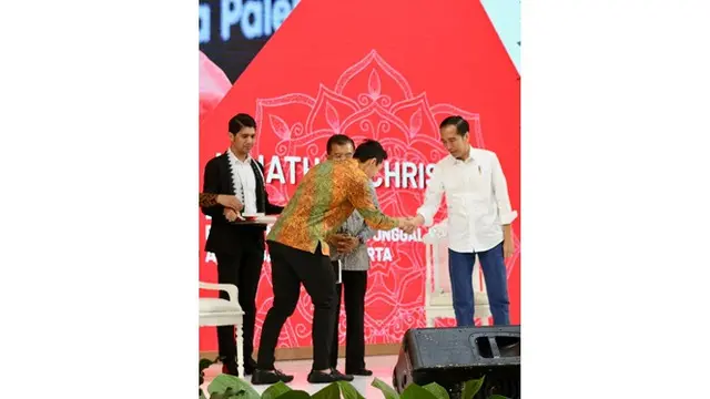 5 Penampilan Jonatan Christie Pakai Batik, Semakin Gagah