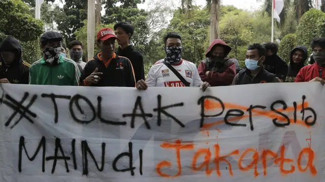 Jakmania Unjuk Rasa Jelang Pengumuman Lokasi Final Piala Presiden