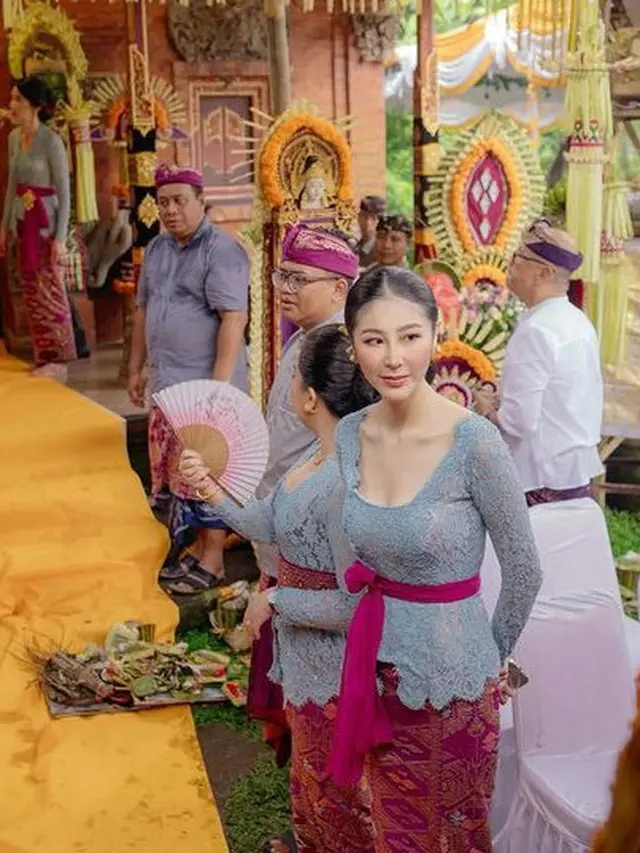 Putu Ayu Saraswati Puteri Indonesia Lingkungan 2020 yang Baru Dilamar Arsyah Rasyid. [@ayusarasw]