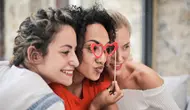 6 Ciri Sahabat yang Bisa Dipercaya, Apakah Temanmu Termasuk?