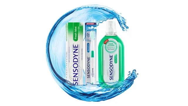 Redakan gigi ngilu dengan menggunakan sikat gigi dan pasta gigi yang memang didesain khusus untuk masalah gigi sensitif, seperti Sensodyne.