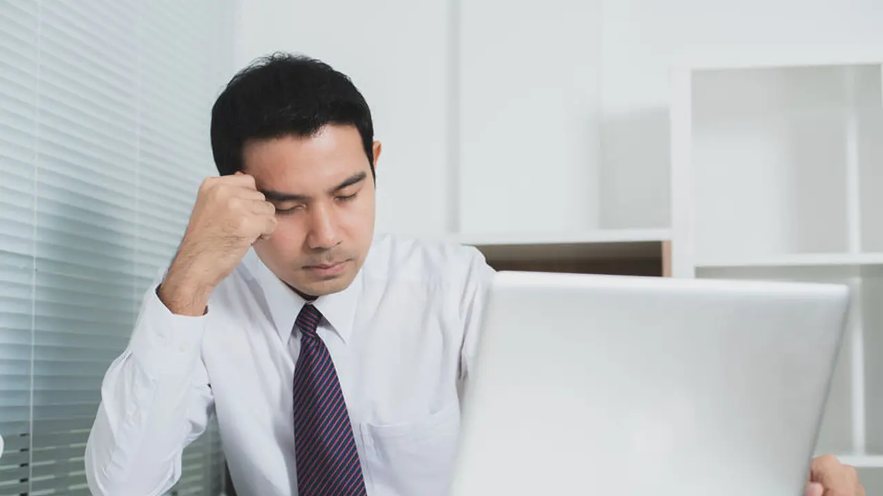 Trik Bebas Ngantuk di Kantor Saat Batuk