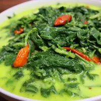 Resep Daun Ubi Tumbuk./YouTube.com/Nuraaini Soewarto