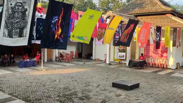 Makna Kemerdekaan Bagi Seniman di Malang Dalam Rupa 75 Bendera