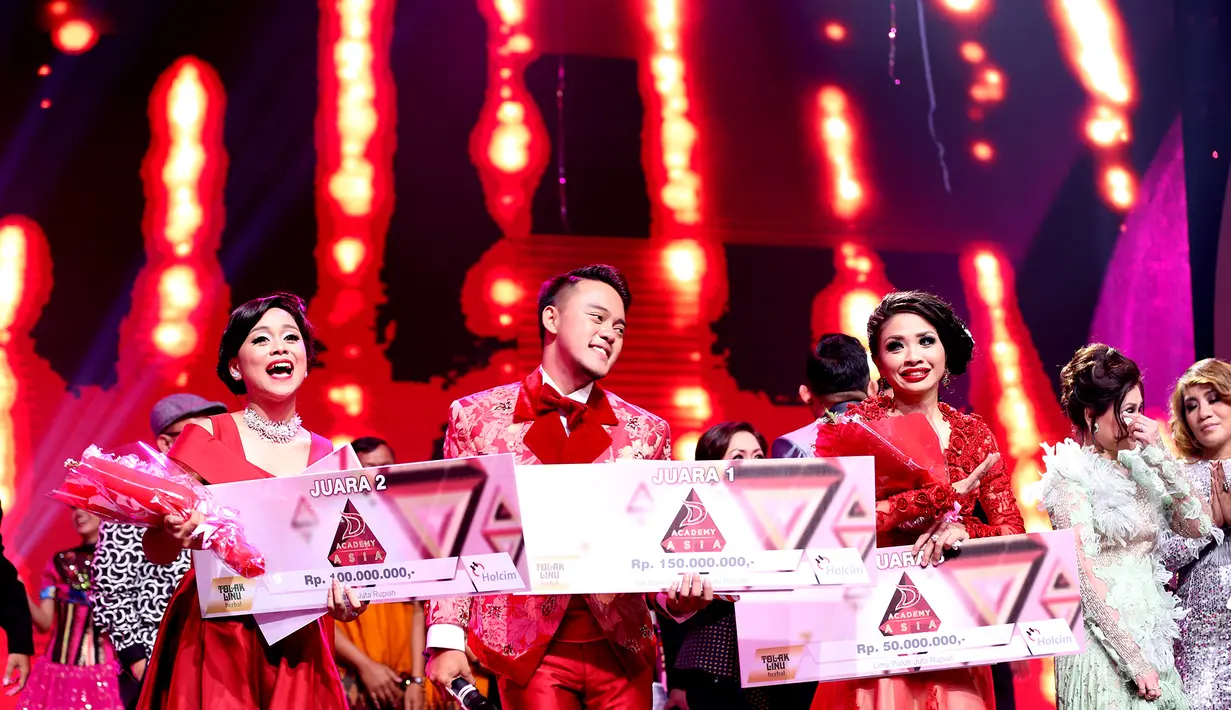 Danang berhasil meraih poin tertinggi yaitu 774 mengalahkan Lesti dengan poin yang beda tipis yaitu 772. Sedangkan Shiha dari Malaysia harus puas di posisi ketiga dengan poin yang cukup jauh yakni 745. (Andy Masela/Bintang.com)