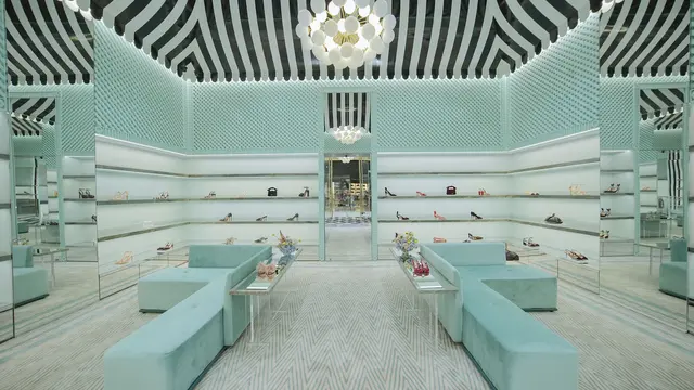 Aquazzura Brand Sepatu Asal Italia Perluas Jejak Global di Indonesia