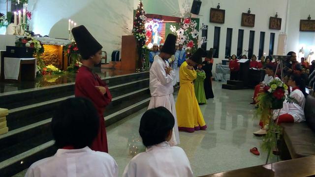 Tari Sufi dan Rebana Usai Misa Natal Damai di Malang