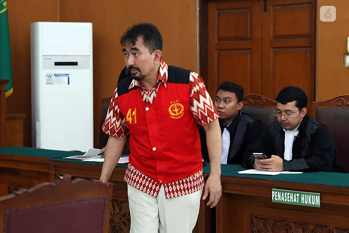 [Bintang] Gatot Brajamusti