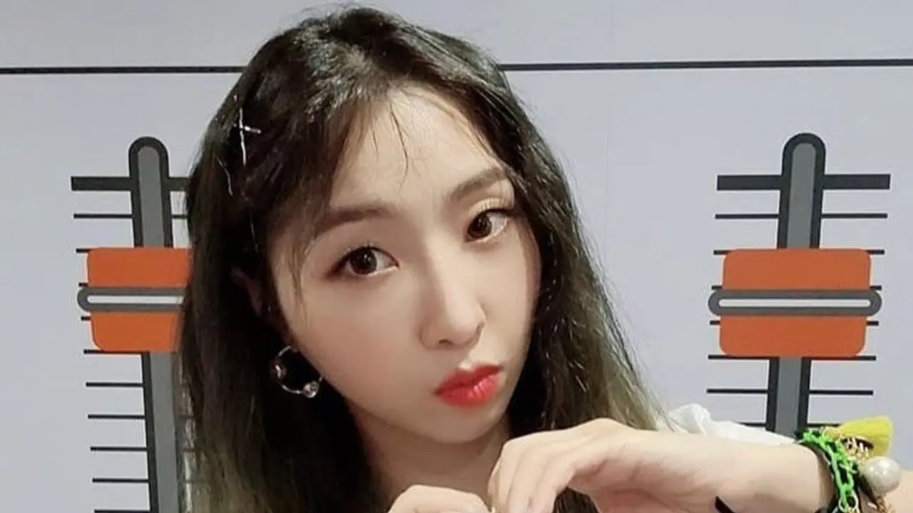 Minzy (Instagram/ _minzy_mz)