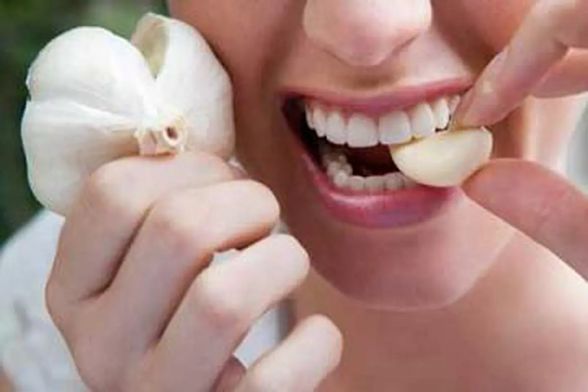 Lawan Bau mulut Setelah Makan Bawang Putih dengan Minum Ini