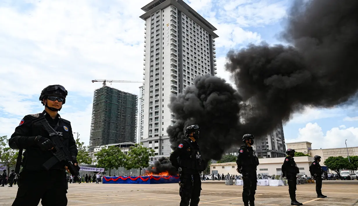 Berdasarkan undang-undangnya, mereka yang terbukti bersalah memperdagangkan lebih dari 80 gram obat-obatan terlarang dapat dipenjara seumur hidup. (AFP/TANG CHHIN SOTHY)