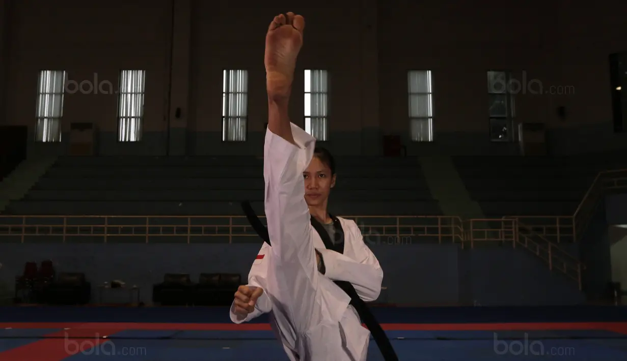Mariska kali pertama mengukir prestasi di kancah Internasional saat meraih medali perunggu pada Universiade 2015, pada ajang olahraga antar pelajar, di Guangzhou, Korea Selatan. (Bola.com/Nicklas Hanoatubun)