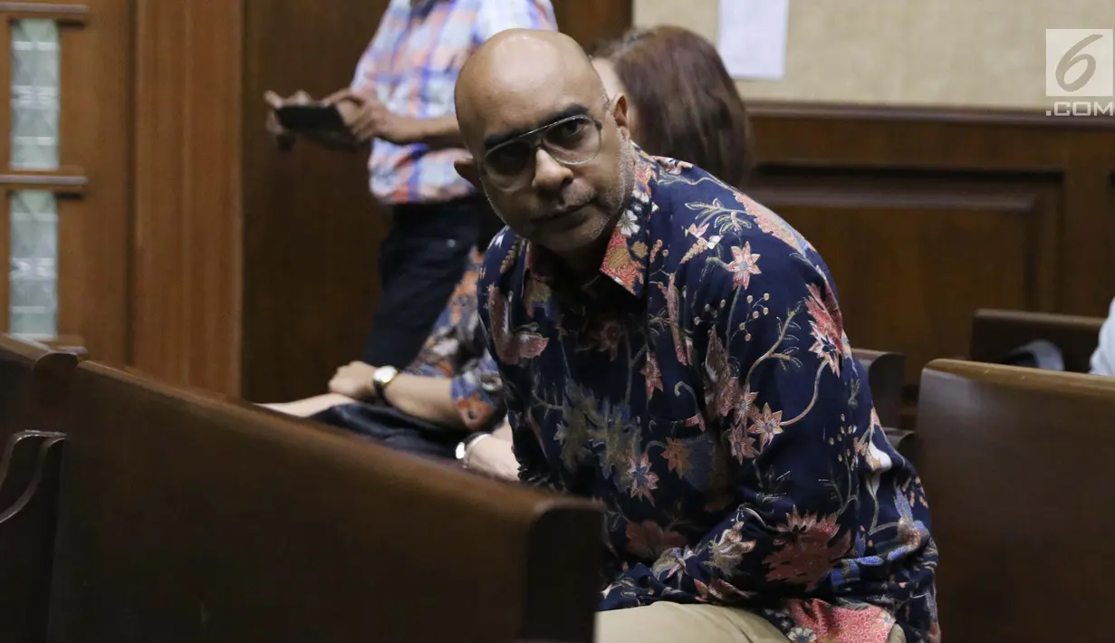 Kurnia Alexander Muskitta jelang menjalani sidang pembacaan dakwaan di Pengadilan Tipikor, Jakarta, Rabu (14/8/2019). Kurnia Alexander Muskitta didakwa menjadi perantara suap mantan Direktur Produksi dan Teknologi Krakatau Steel, Wisnu Kuncoro. (Liputan6.com/Helmi Fithriansyah)