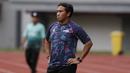 Setelah dua tahun menyerap ilmu Luis Milla, pada tahun 2019 Bima Sakti pun ditunjuk PSSI untuk menjadi pelatih Timnas Indonesia U-16. (Bola.com/M Iqbal Ichsan)