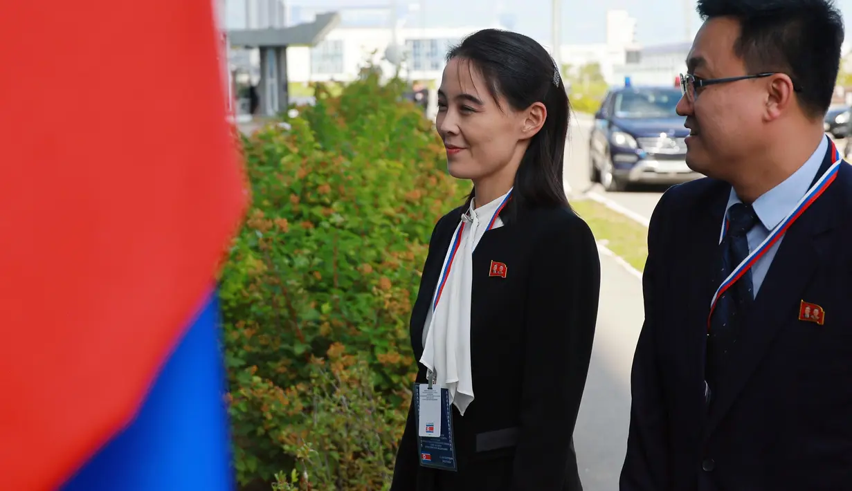 Kim Yo Jong, adik perempuan pemimpin Korea Utara Kim Jong Un terlihat hadir untuk mendampingi pemimpin Korea Utara Kim Jong Un melakukan pertemuan dengan Presiden Rusia Vladimir Putin, pada Rabu, 13 September 2023. (Vladimir Smirnov, Sputnik, Kremlin Pool Photo via AP)