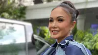 Yuni Shara Dilarang Pacaran dengan Pria Berondong